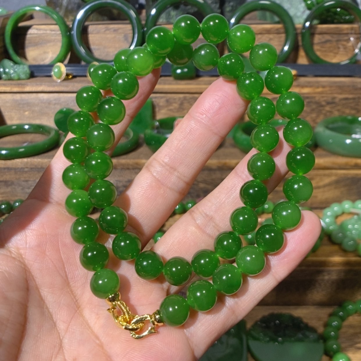 【闪购商品】吊坠(不含链)未镶嵌和田玉巴料辣绿项链 10