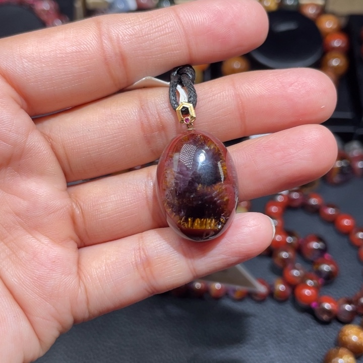 水晶颈饰18K金镶嵌极光天眼蛋面