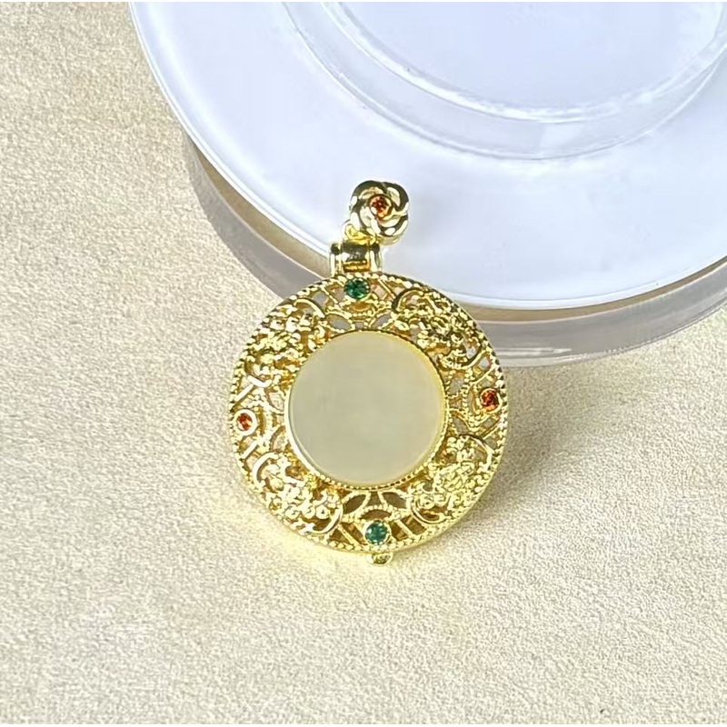 和田玉无事牌吊坠