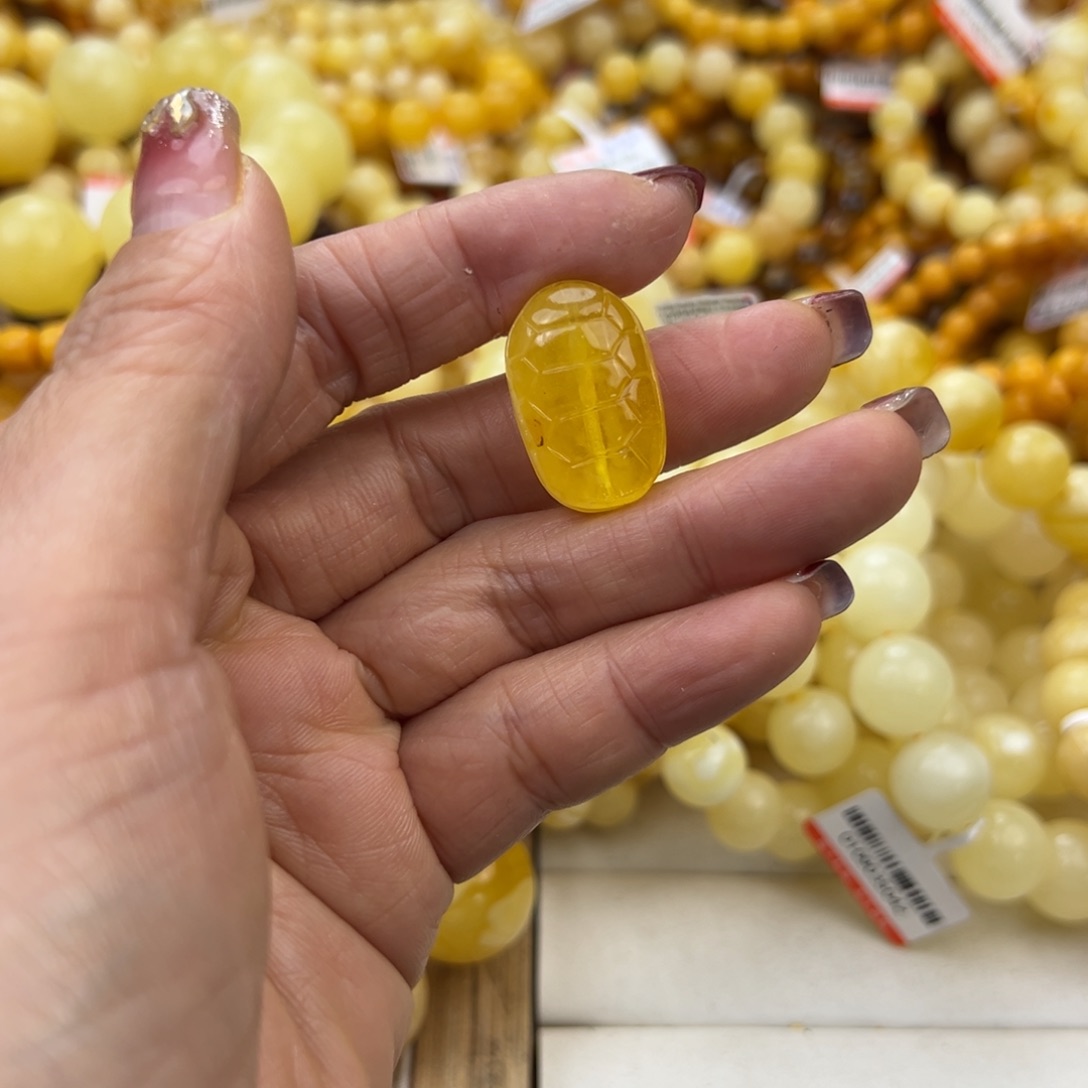 琥珀珠宝奇石未镶嵌