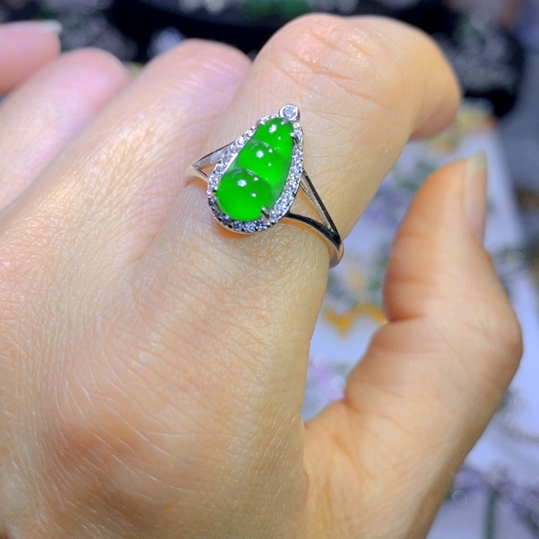 翡翠颈饰银S925镶嵌天然翡翠