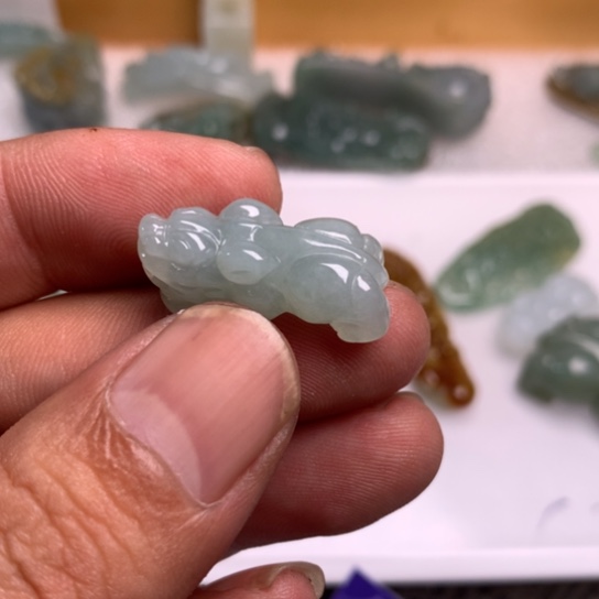 翡翠颈饰未镶嵌多**亿翡翠