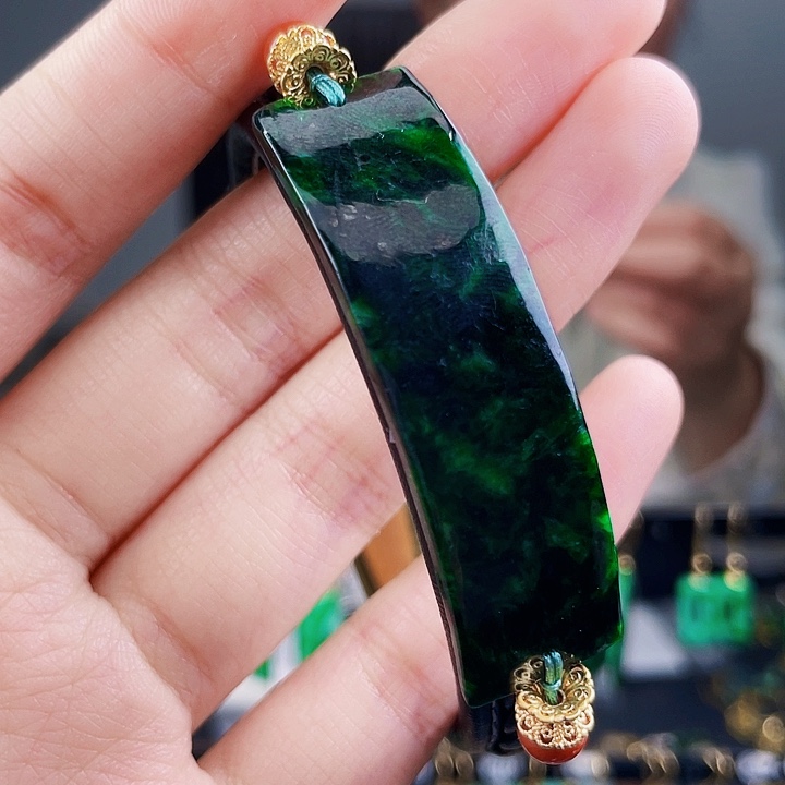 翡翠手镯未镶嵌饰品