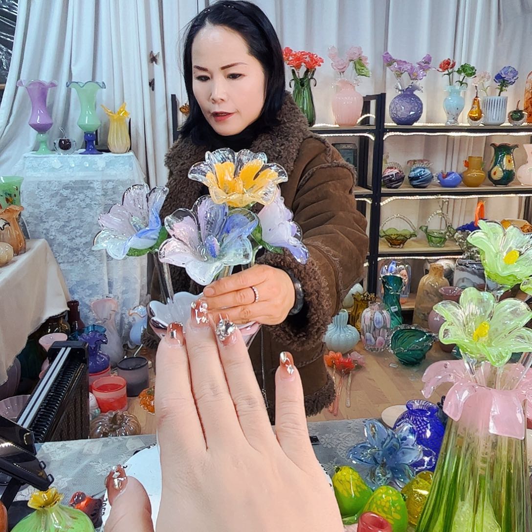 4朵百合家悦美居琉璃摆件福利