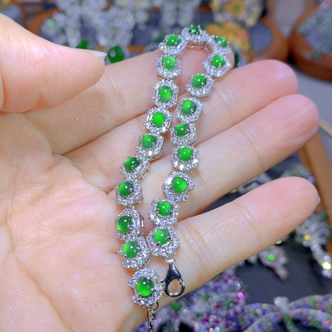 翡翠颈饰银S925镶嵌天然翡翠