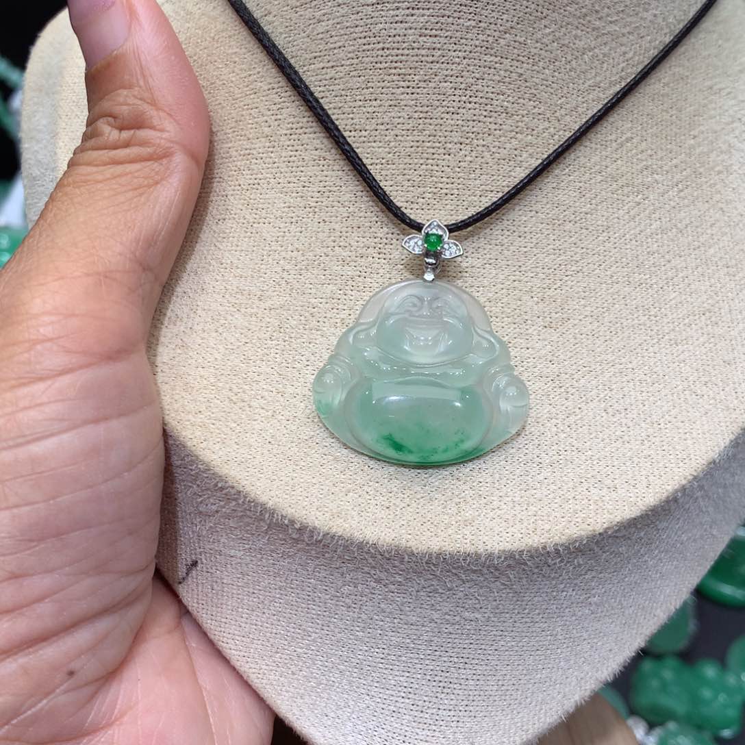 颈饰银S925镶嵌石英质玉（非洲翠）