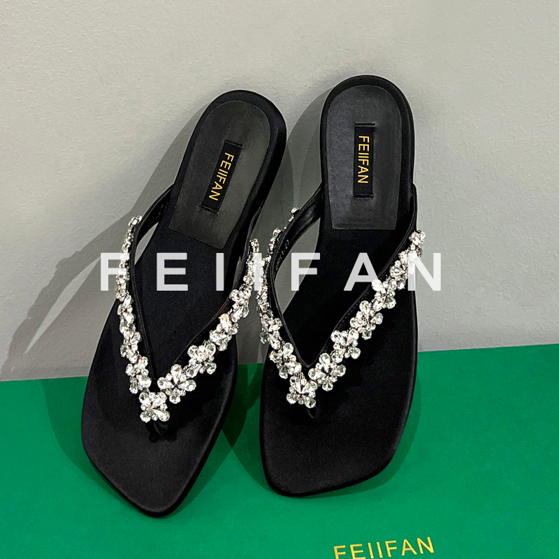 【现货】平底拖鞋女2025夏季新款外穿高级感法式水钻凉拖鞋4200