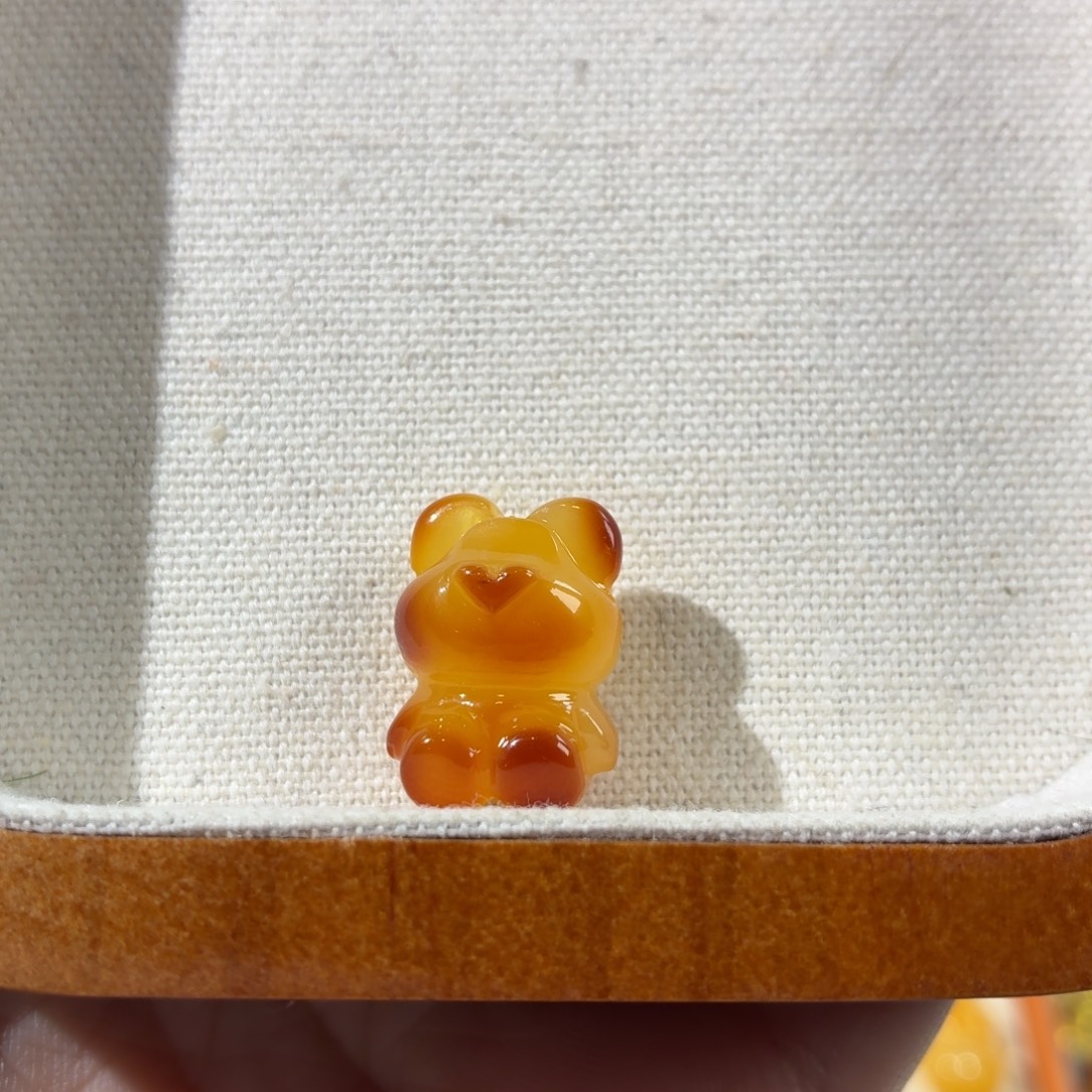 咪***育蜜蜡未镶嵌裸石定制