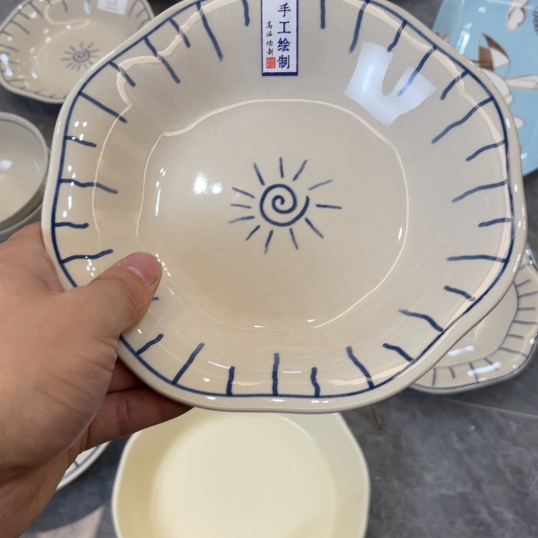 陶瓷微瑕餐具介意勿拍，满18飞！