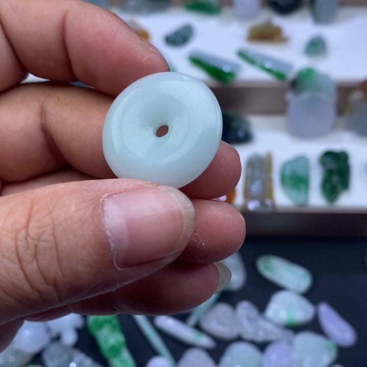 翡翠未镶嵌颈饰翡翠