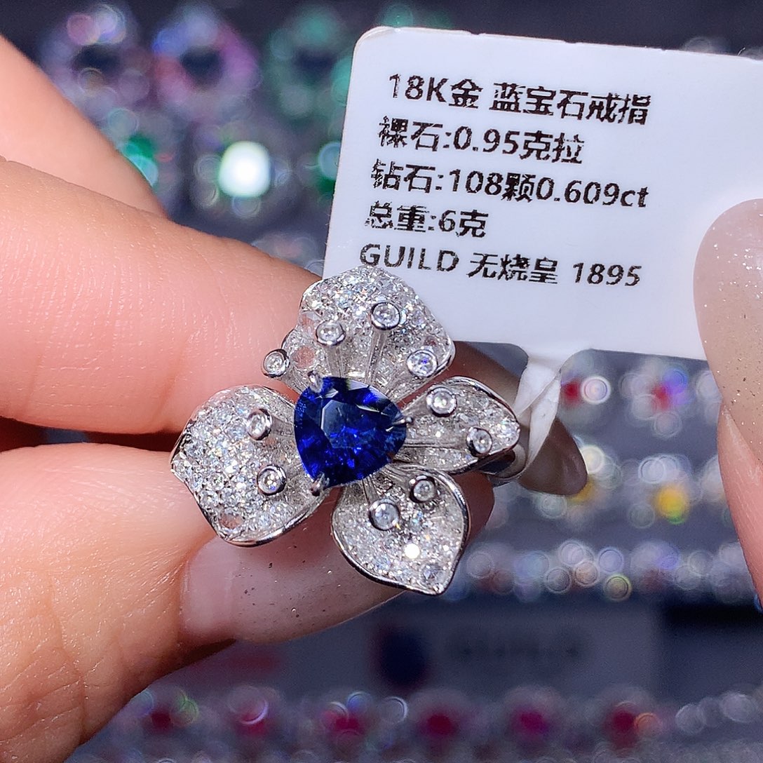 戒指18K金镶嵌蓝宝石