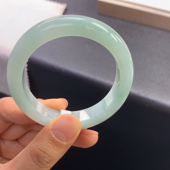 翡翠未镶嵌手镯退货需手镯吊牌标签完好
