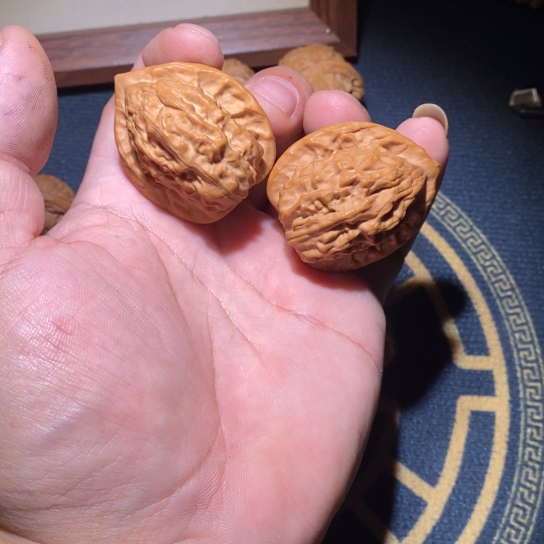 文玩核桃吊坠大红袍