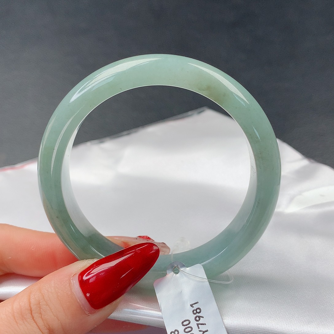 翡翠手镯未镶嵌84正53,5