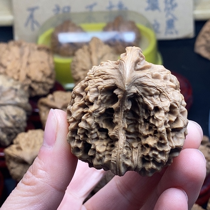 灰***发吊坠文玩核桃瑕疵单只不退不换