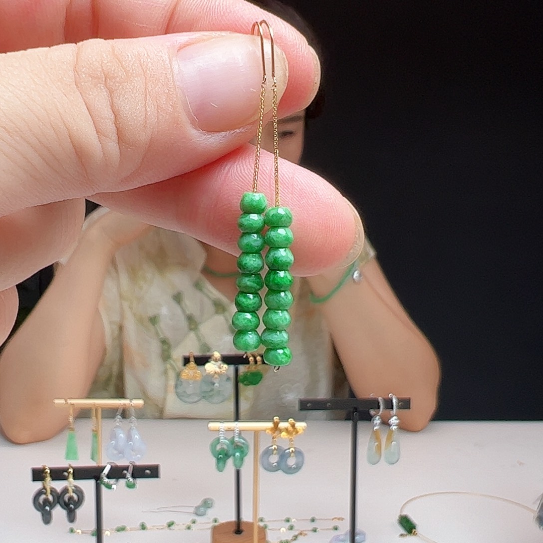 翡翠18K金镶嵌耳饰天然翡翠