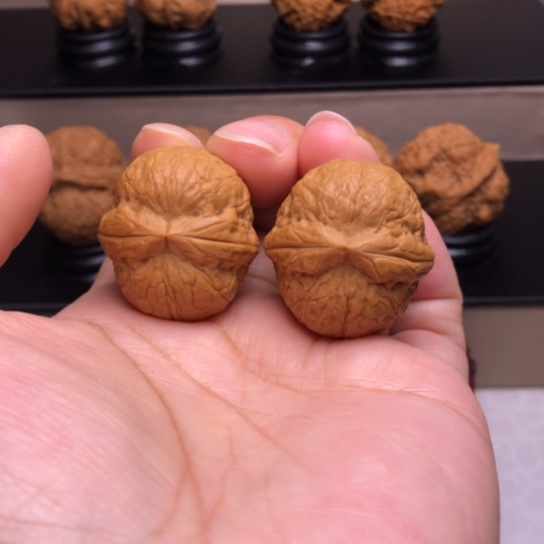 文玩核桃把件粗筋铁蛋5