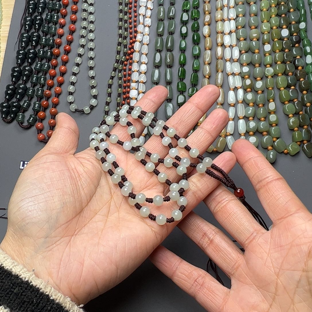 和田玉颈饰未镶嵌