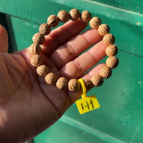 木质野生桃核手串