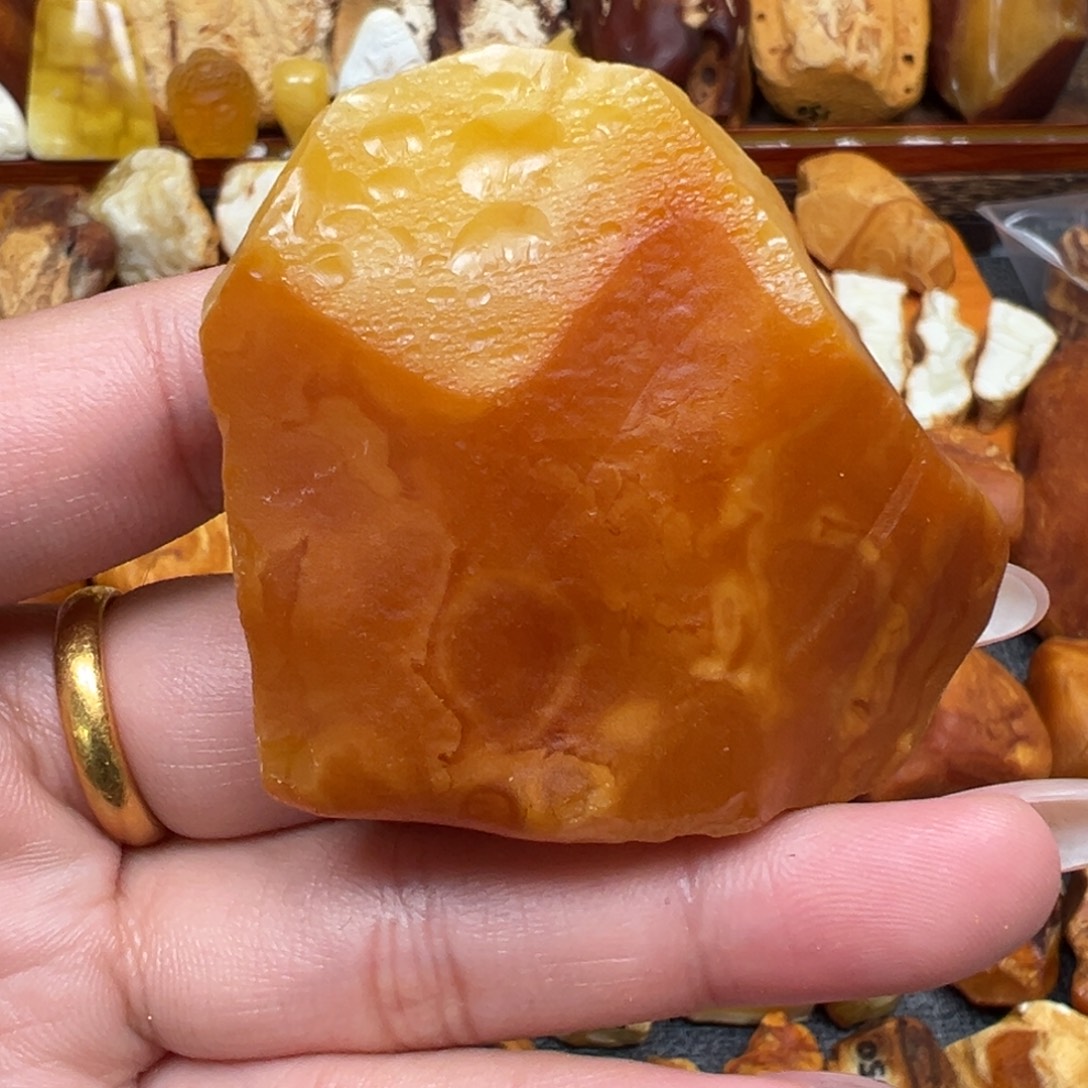 定制琥珀未镶嵌蜜蜡