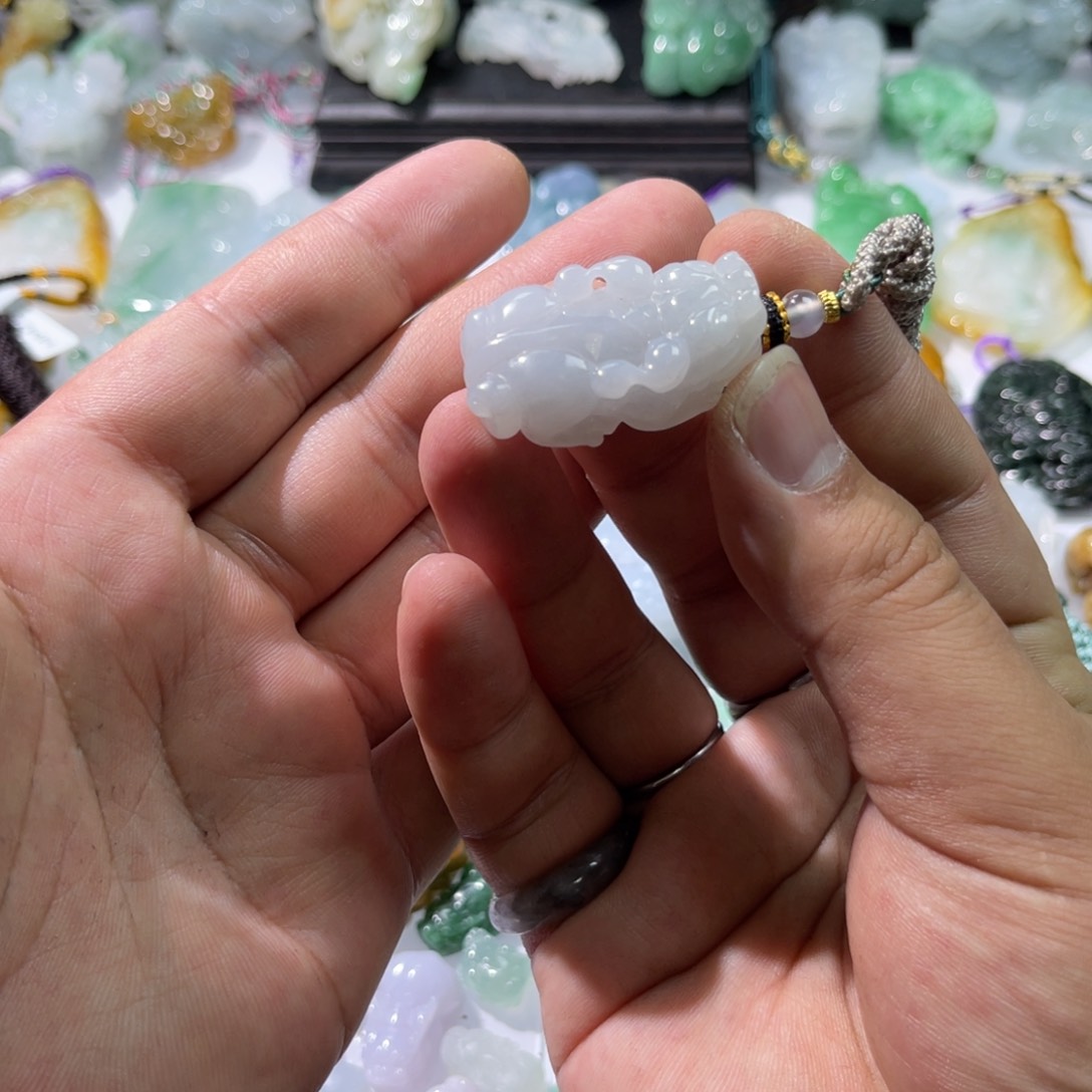 翡翠颈饰未镶嵌天然