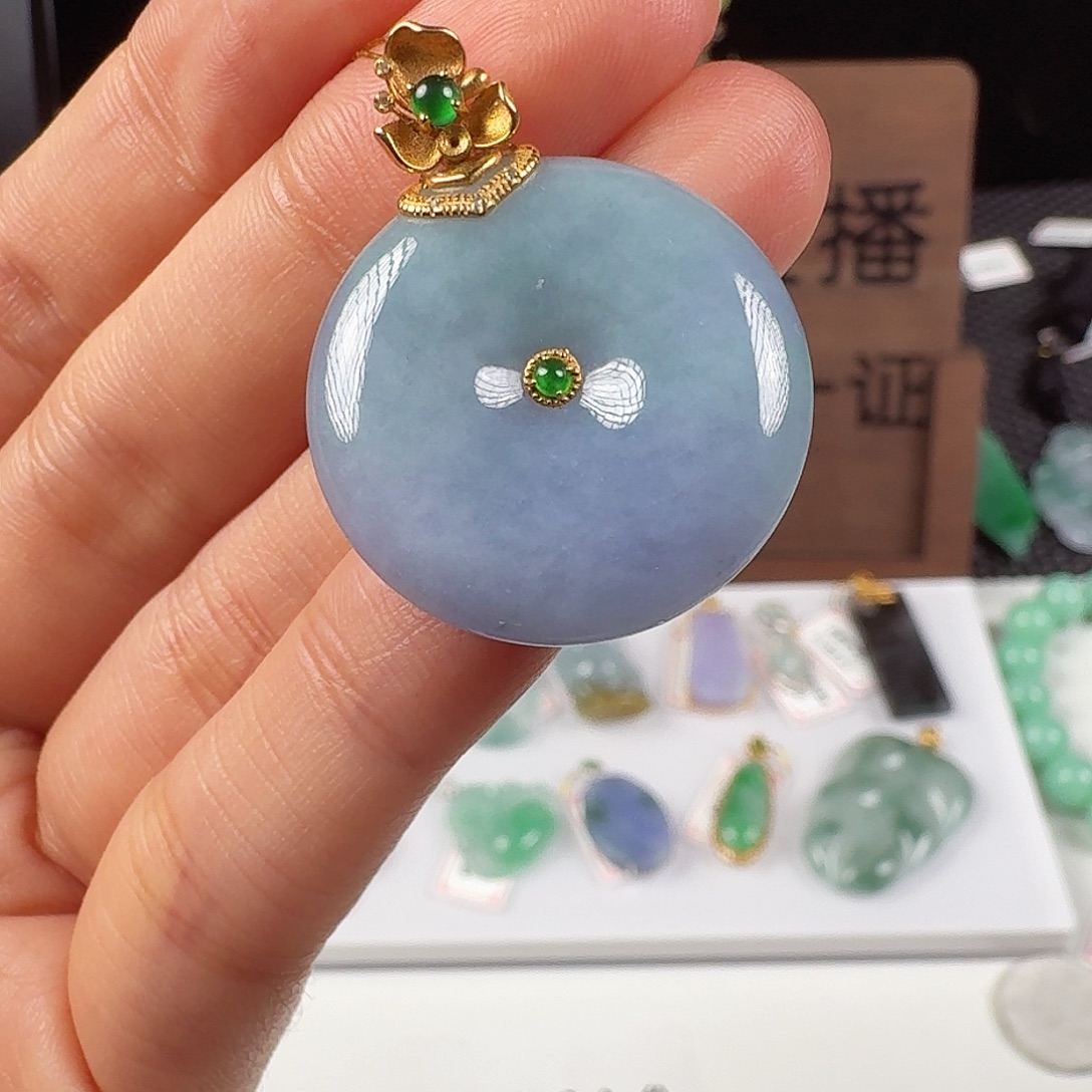 翡翠18K金镶嵌颈饰