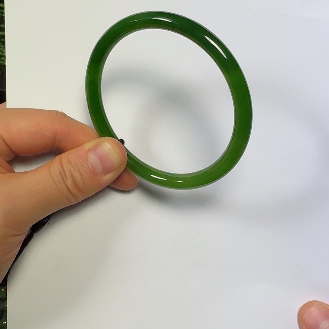 许***゛和田玉（碧玉）未镶嵌手镯54.8乌兰乌德苹果绿叮当