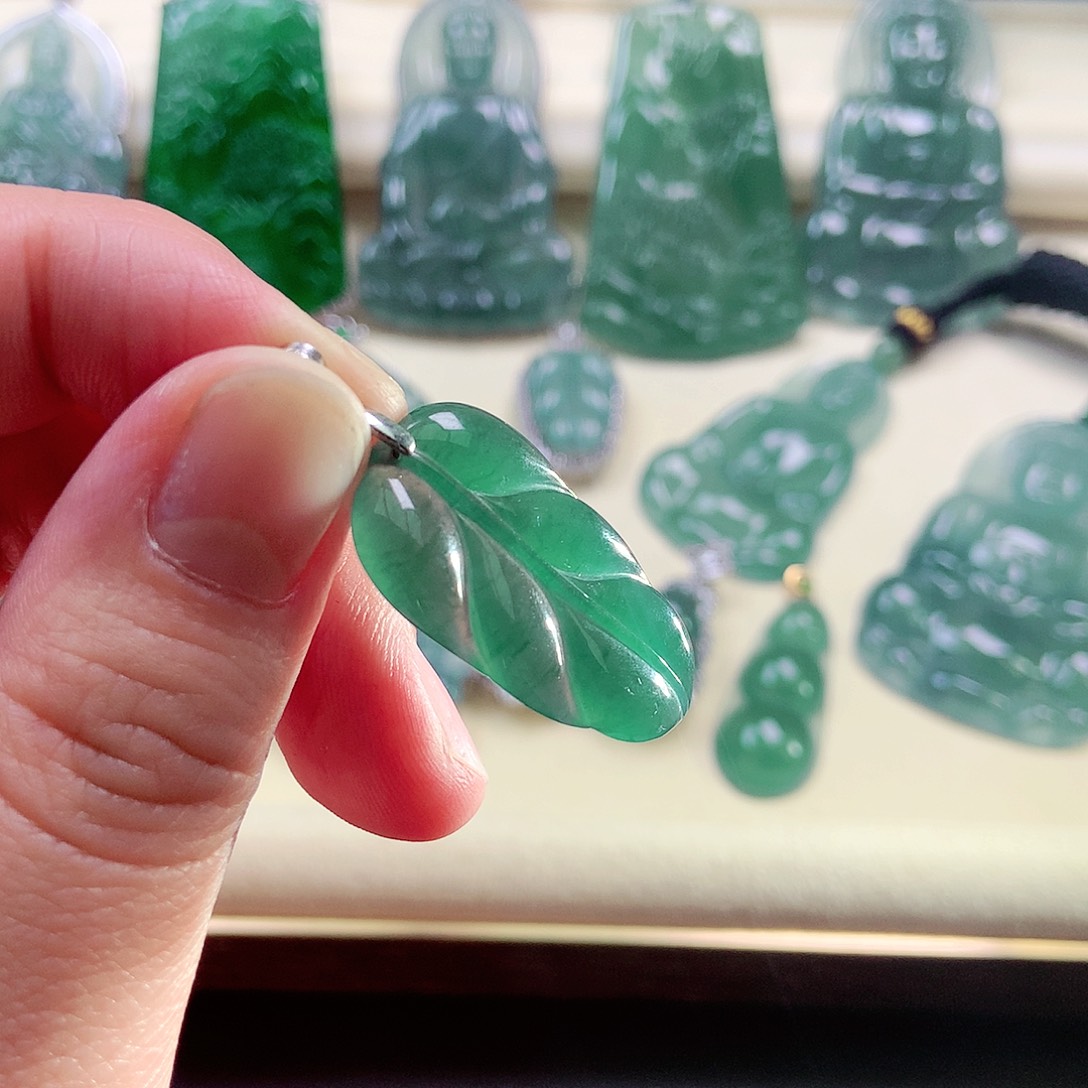 【闪购商品】翡翠颈饰未镶嵌天然