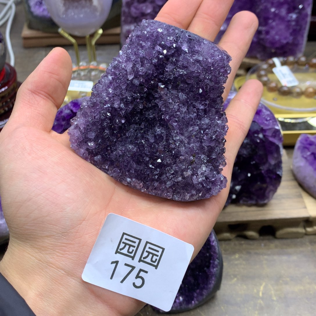 紫晶大型摆件（非配饰）未镶嵌