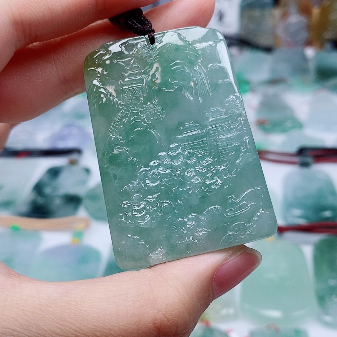 梦***鱼翡翠未镶嵌颈饰翡翠