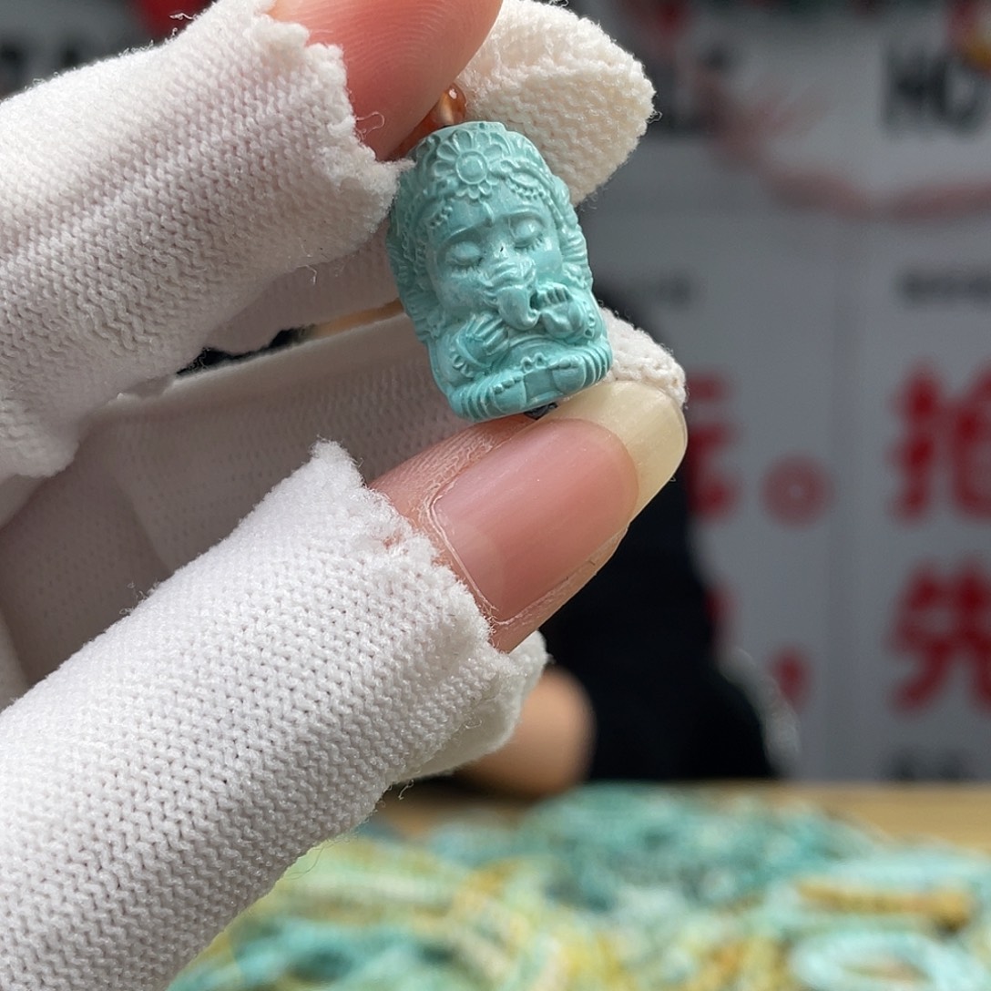 绿松石未镶嵌挂件