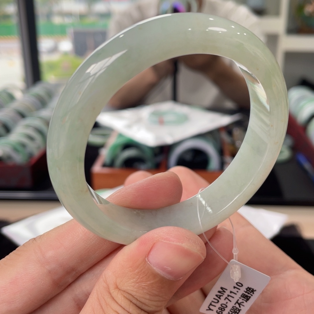 翡翠手镯未镶嵌手镯56.4