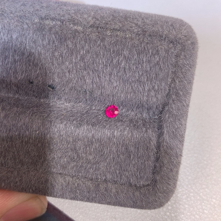 红宝石裸石未镶嵌18分