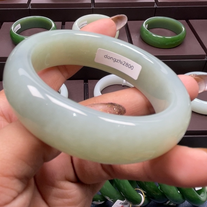 和田玉未镶嵌手镯