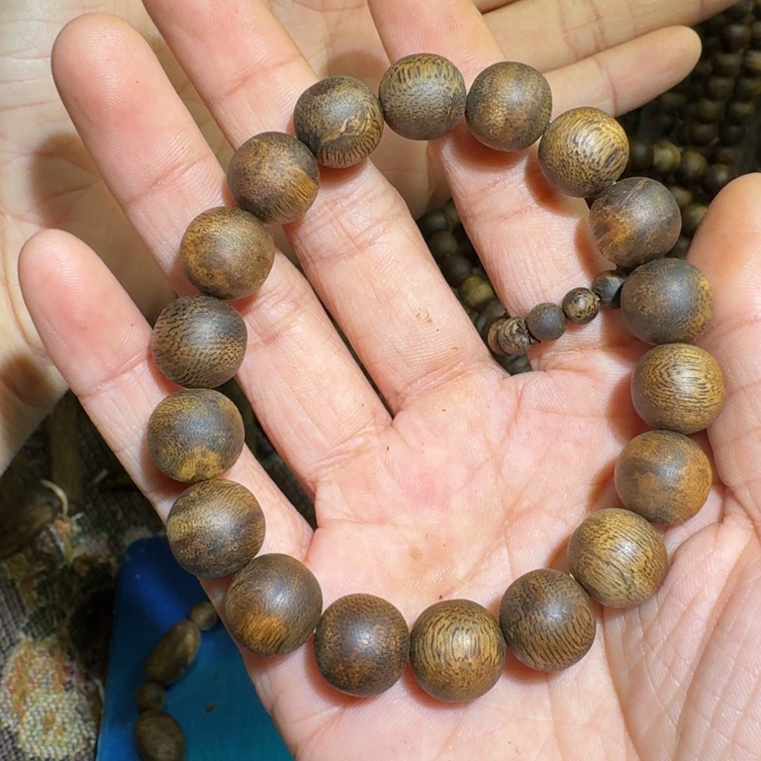 沉香木手串海南乌身老料1.214.2克沉水浮