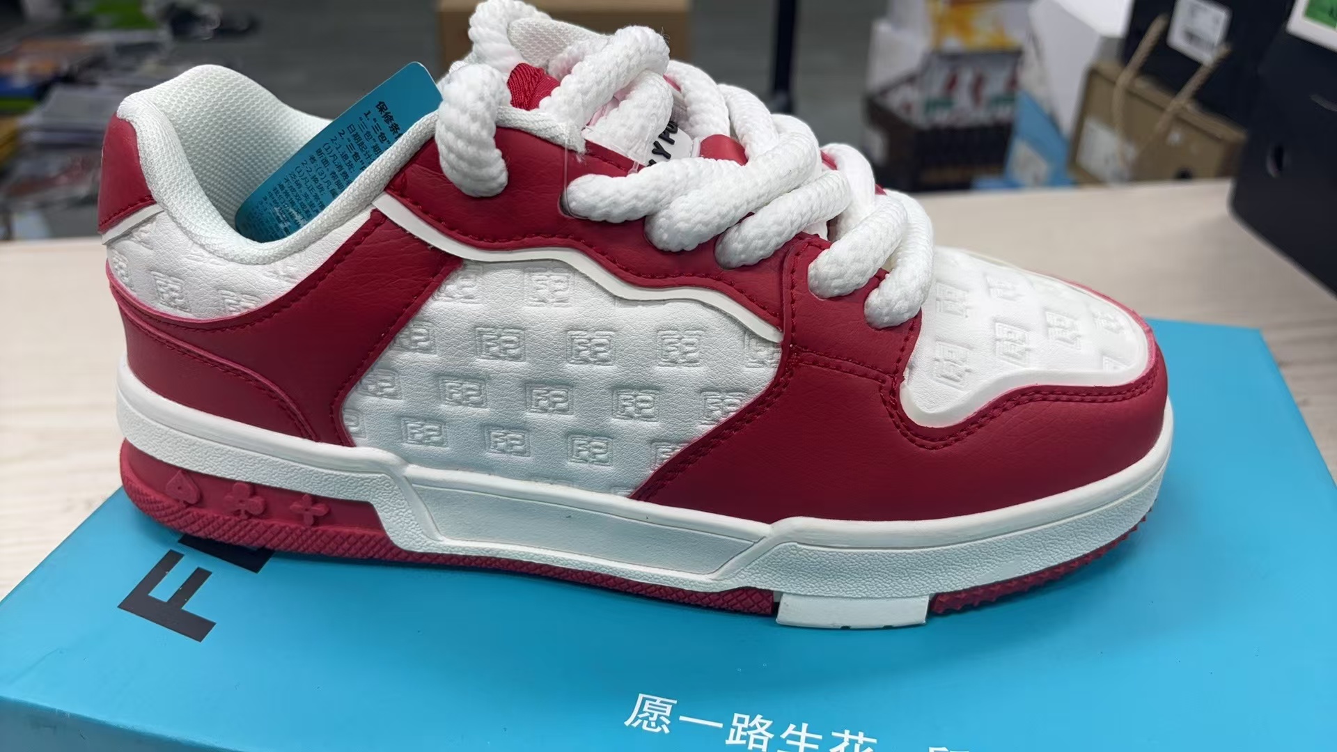 夏季新款时尚休闲板鞋3988