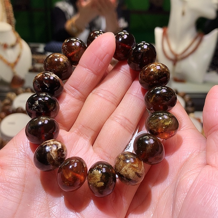 未镶嵌琥珀裸石熊**弟琥珀