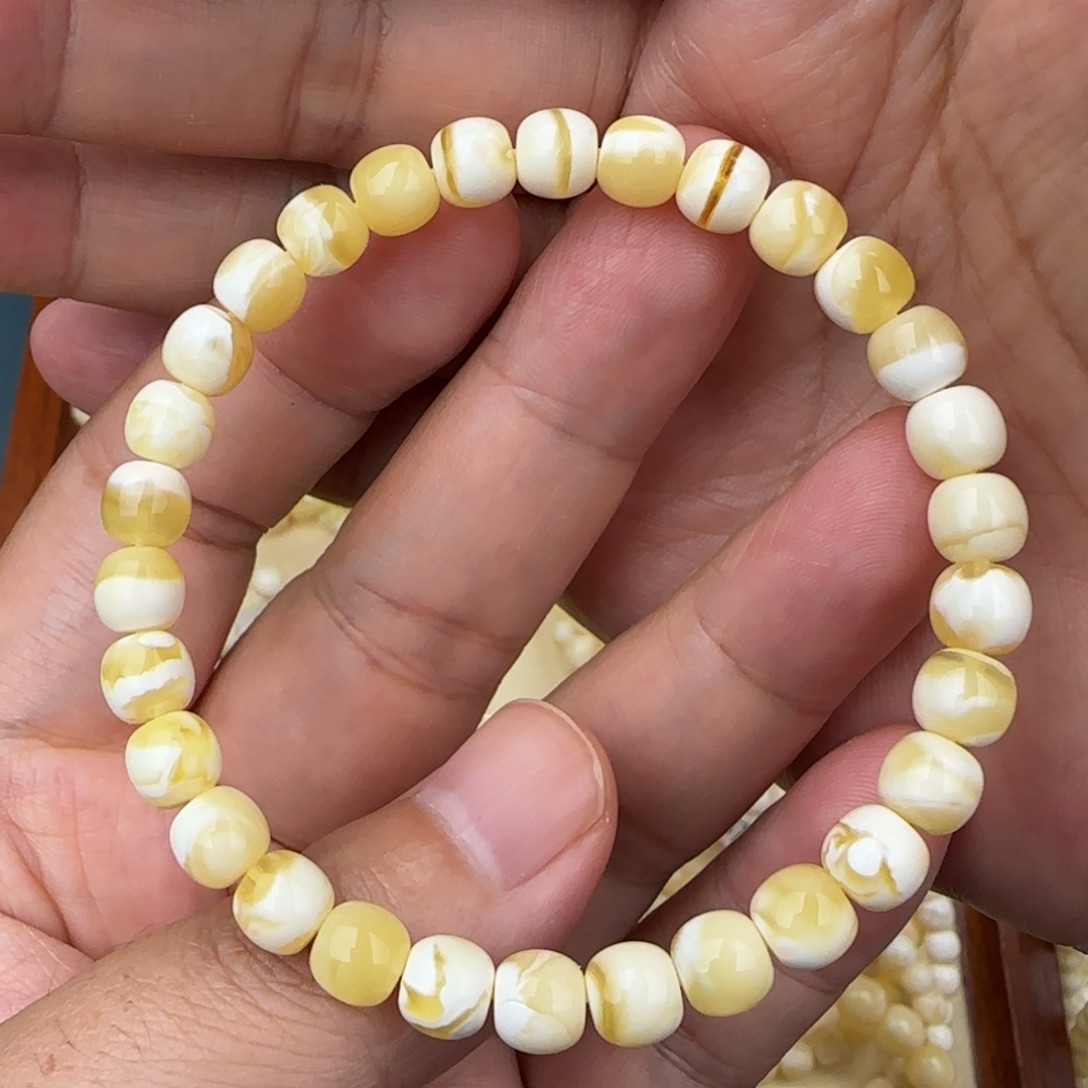 乔****琥珀未镶嵌珠宝奇石6.5mi