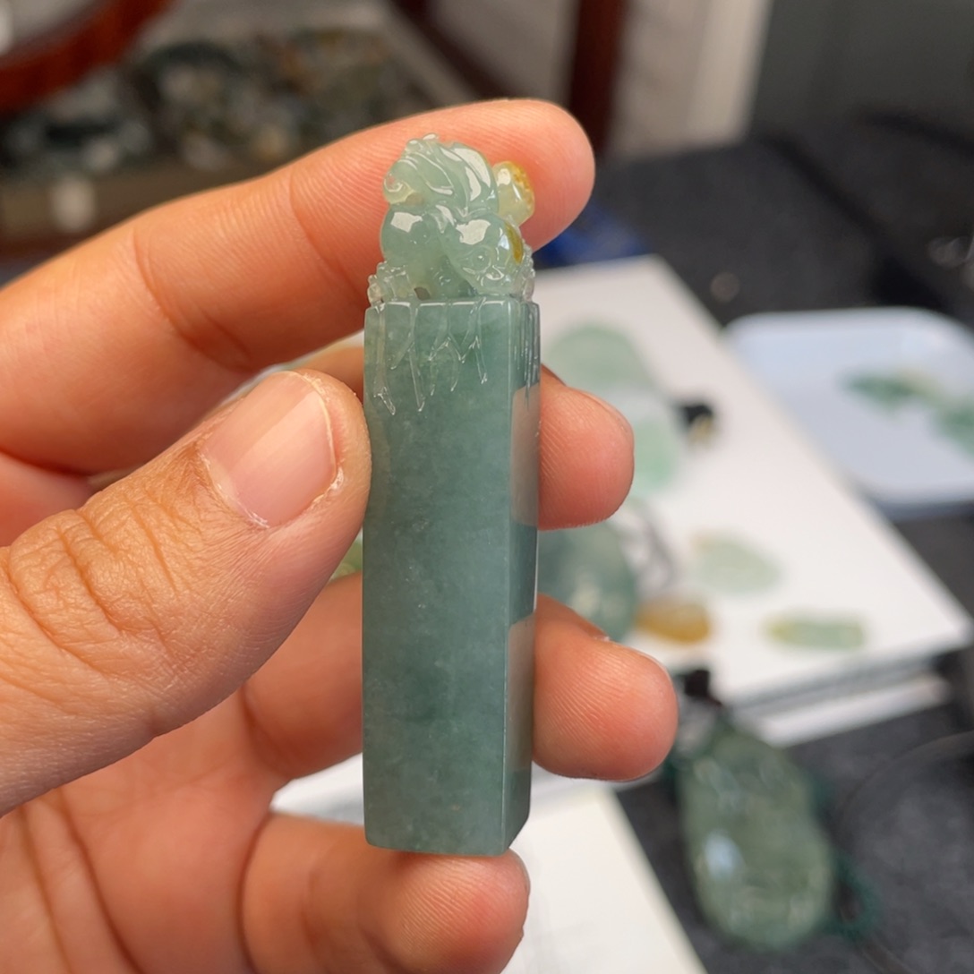 翡翠颈饰未镶嵌3****沐龙柱挂件