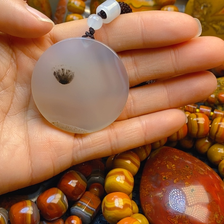 未镶嵌颈饰玛瑙/玉髓