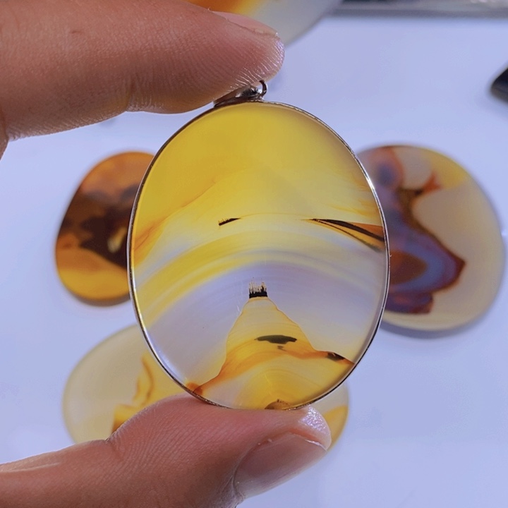 玛瑙/玉髓颈饰未镶嵌