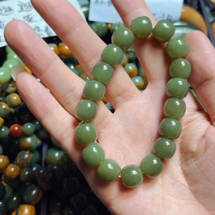 岫岩河磨玉（透闪石质玉）手链未镶嵌