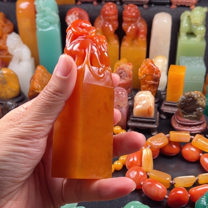 寿山石刘****n老挝北部田黄