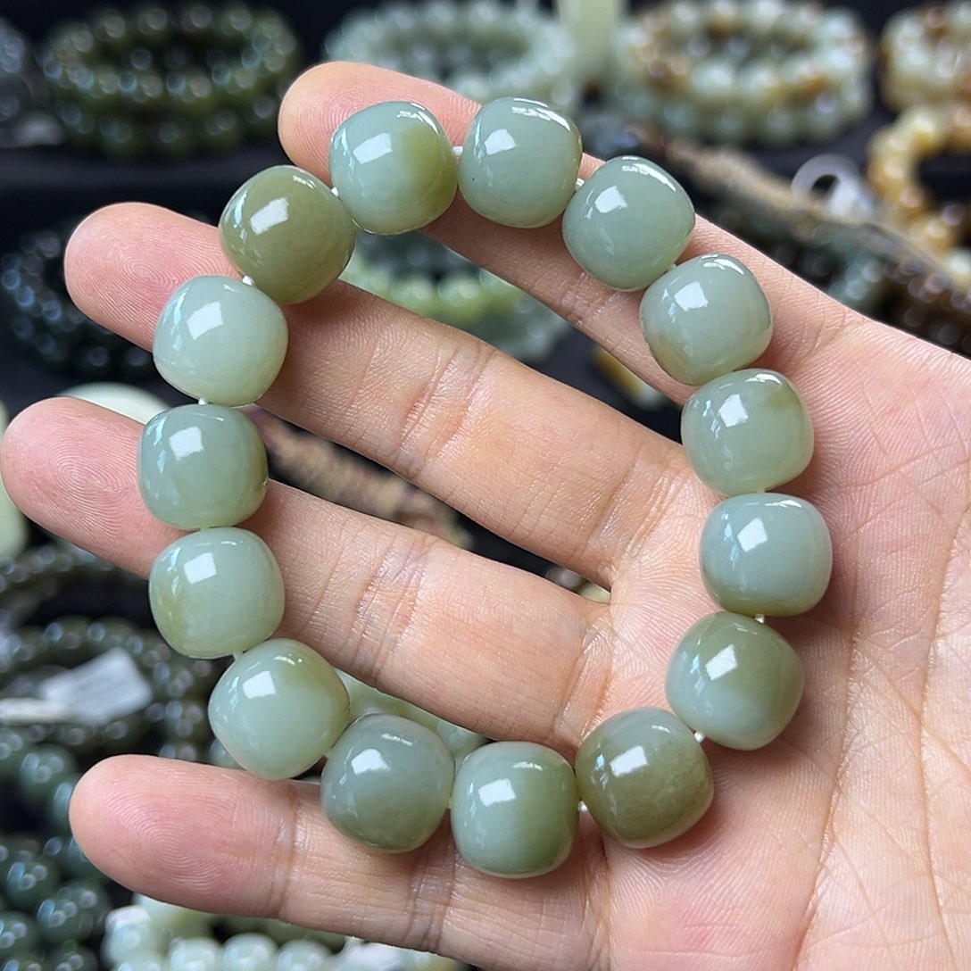 和田玉手链未镶嵌新疆且末青白玉卡14老型 油润 漂糖