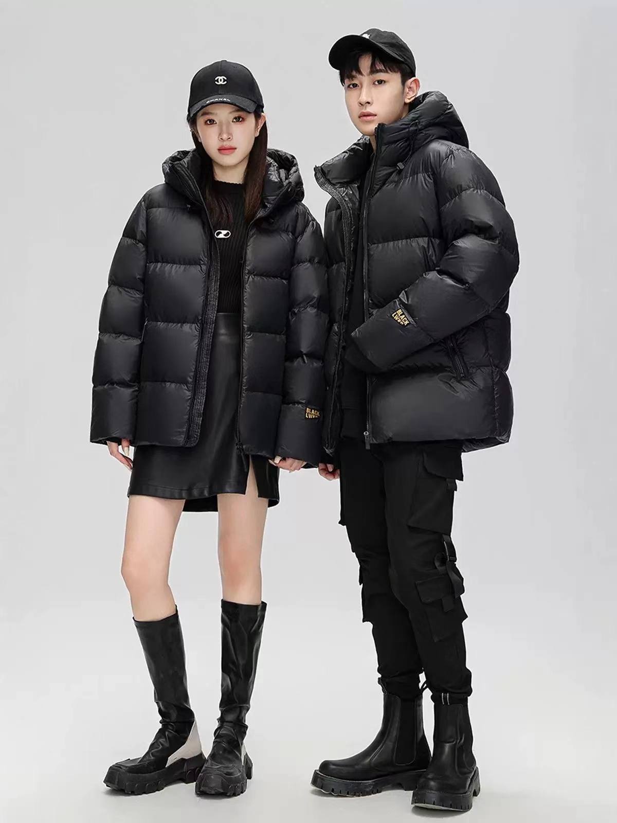 2025新款黑金短羽绒服女同款高端宽松加厚保暖潮流百搭