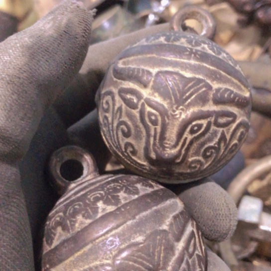 阳****闪电购铜摆件工艺品