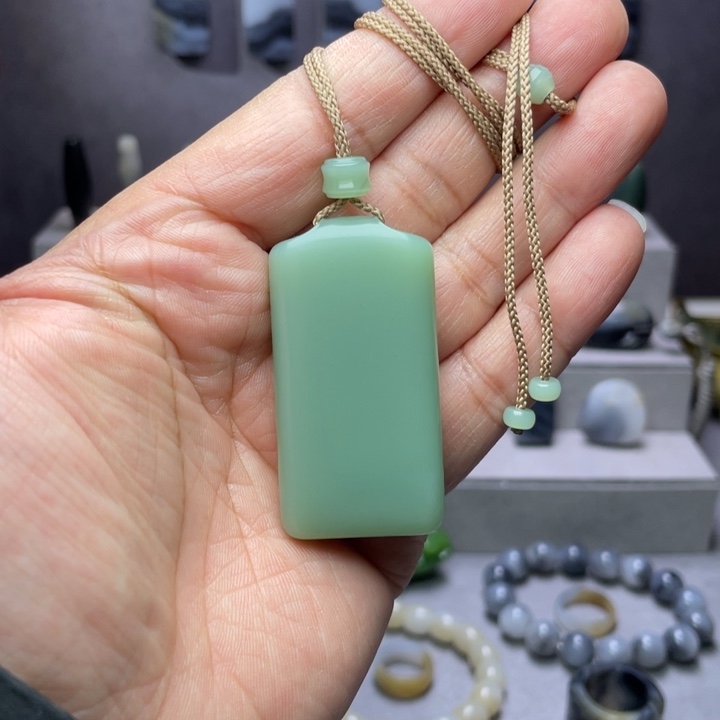 和田玉颈饰未镶嵌佛**生