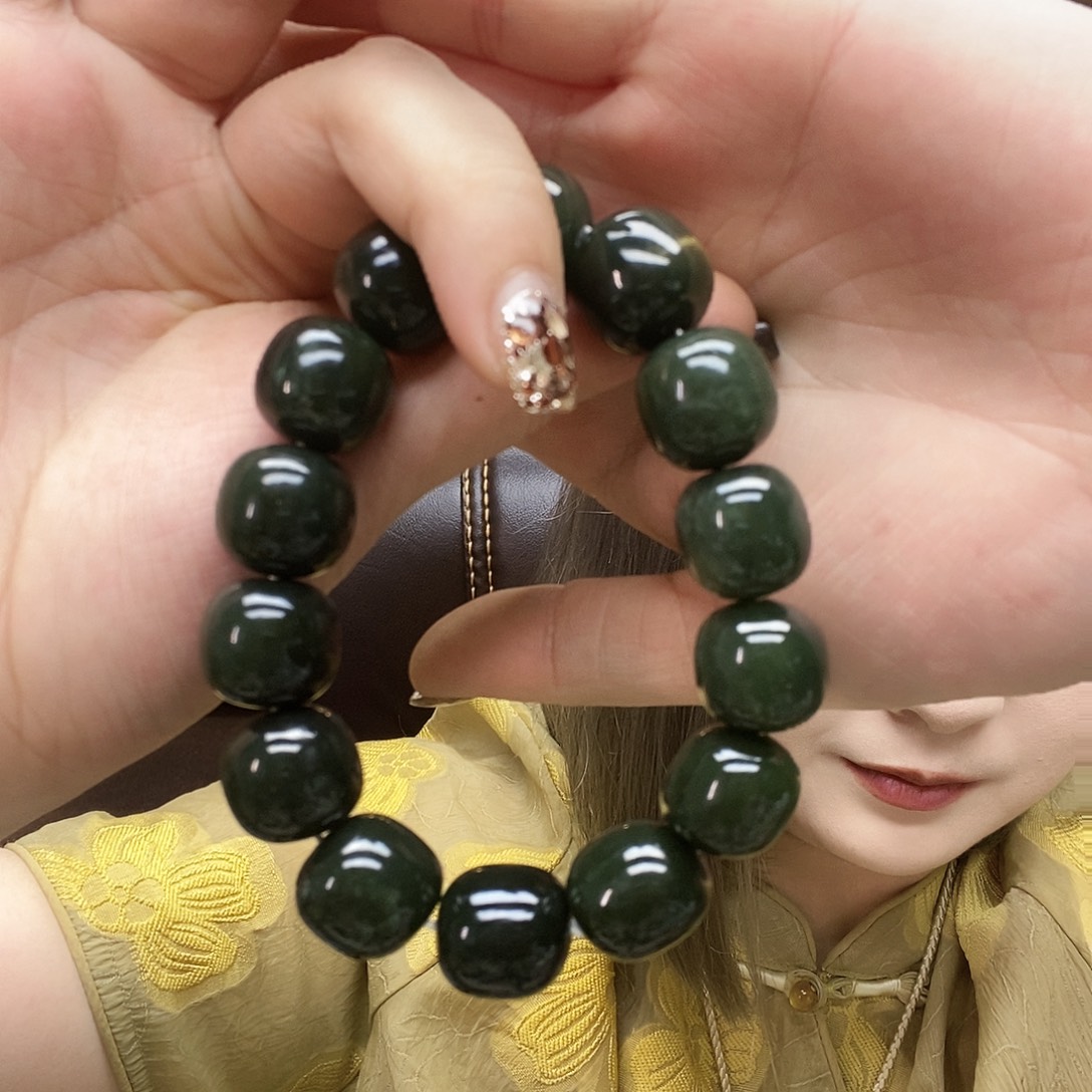 透闪石-蛇纹石玉未镶嵌手链