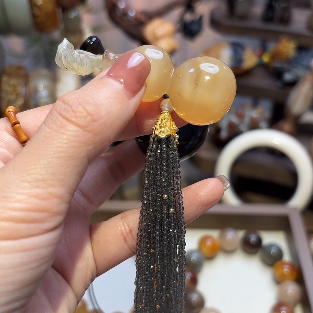 云***衣非金属高贵羊葫芦流苏