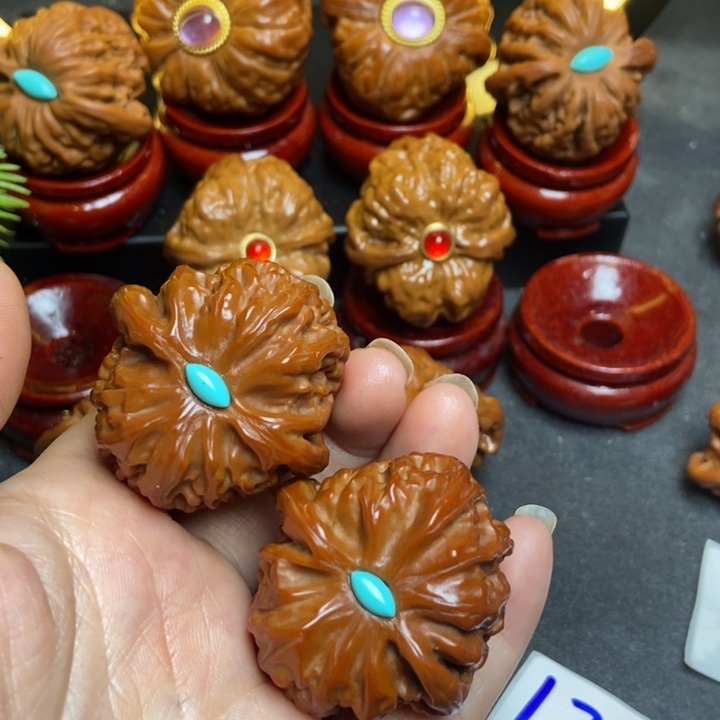40白狮子131文玩核桃狮子头